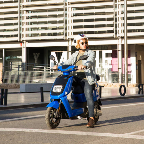 Comprar moto eléctrica (y no morir en el intento).